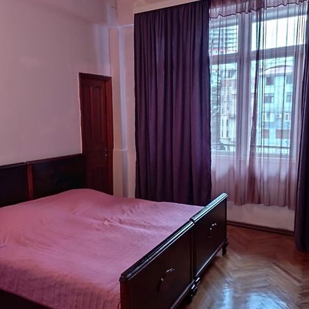Апартаменты От Зуры Batumi Zewnętrze zdjęcie