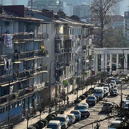 Апартаменты От Зуры Batumi Zewnętrze zdjęcie