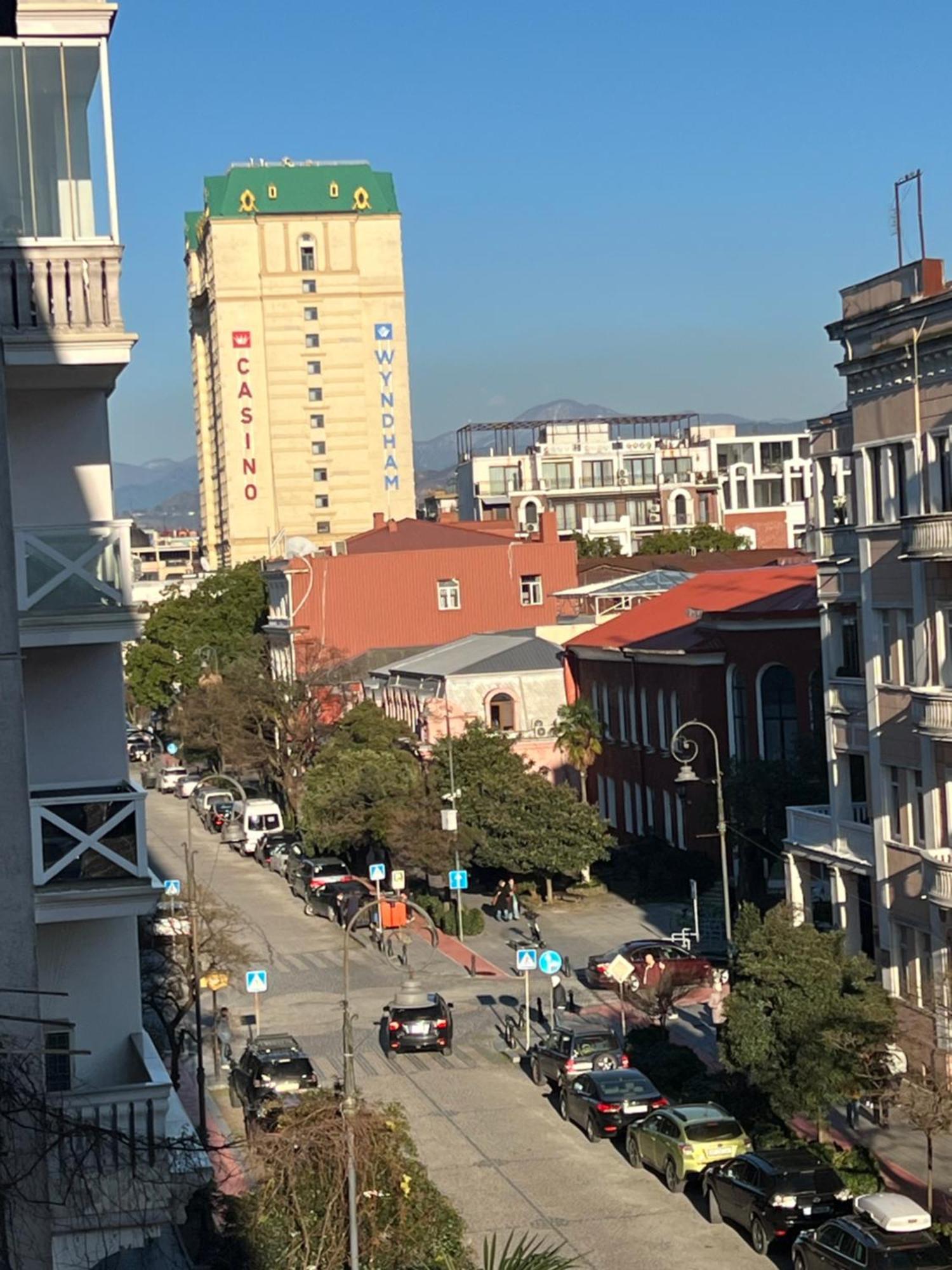 Апартаменты От Зуры Batumi Zewnętrze zdjęcie